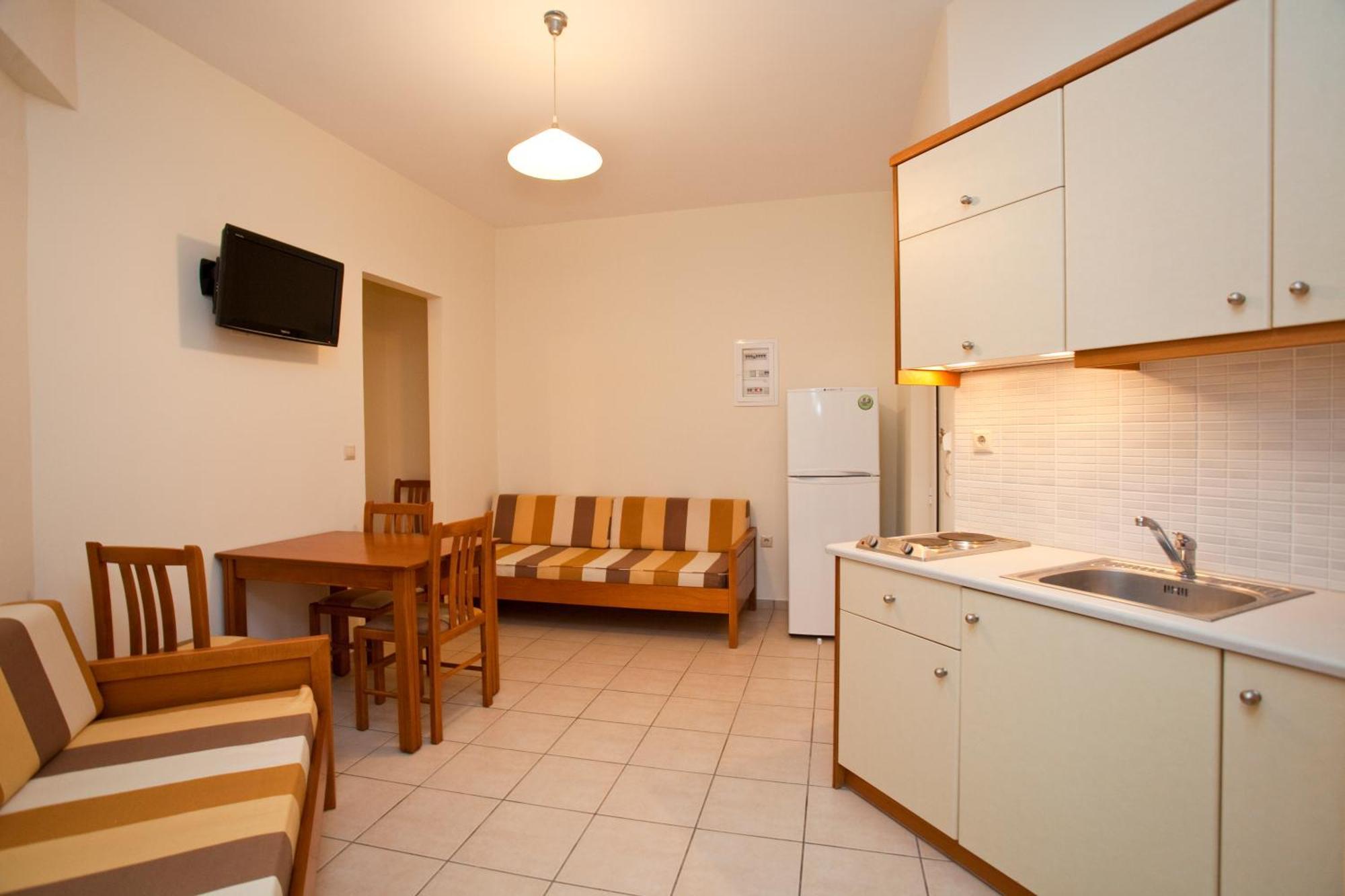 Hotel Phaedra 2*